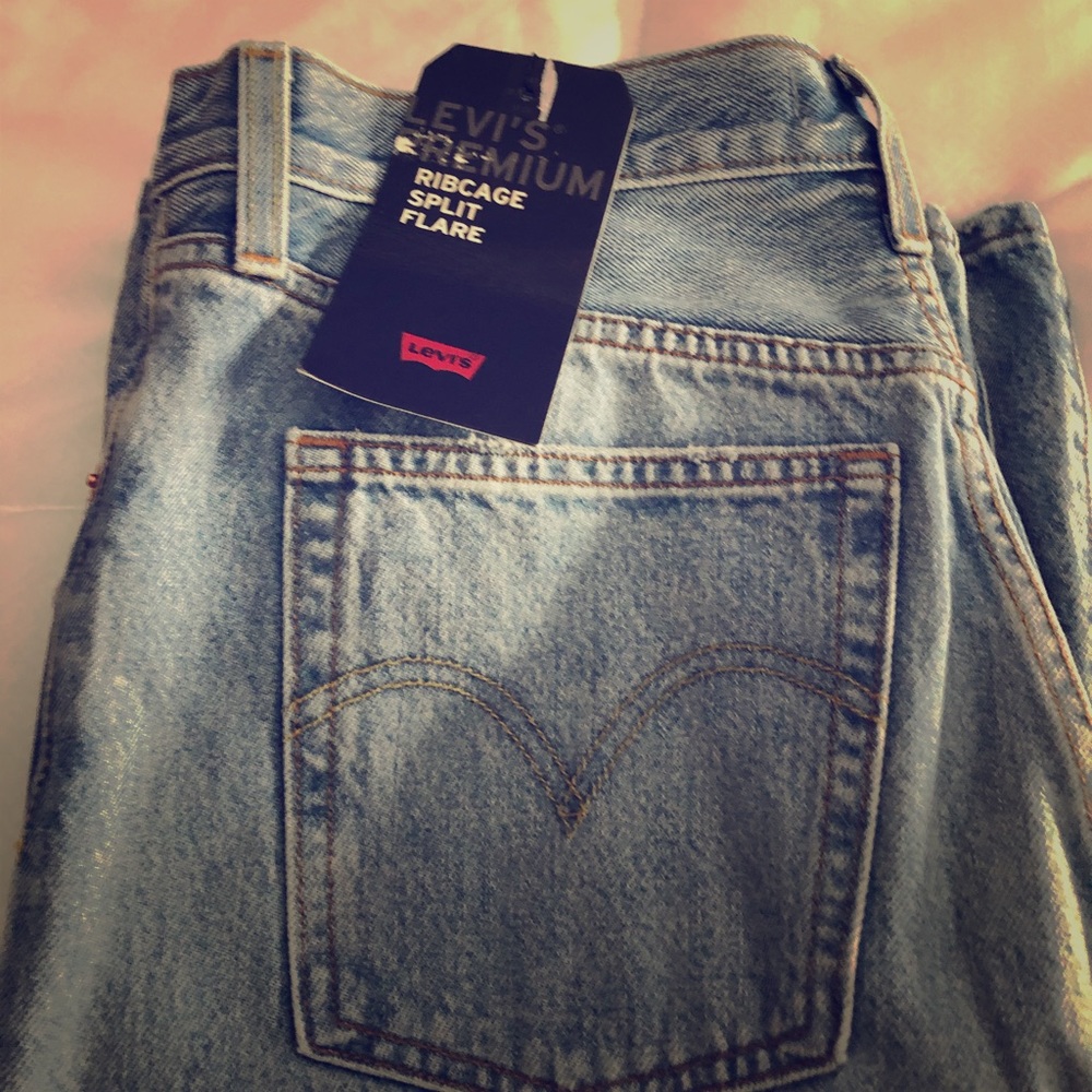 High waisted Levi Ribcage split jeans